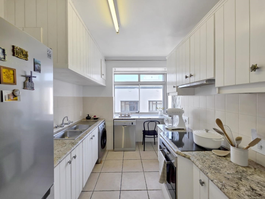 To Let 2 Bedroom Property for Rent in Mouille Point Western Cape